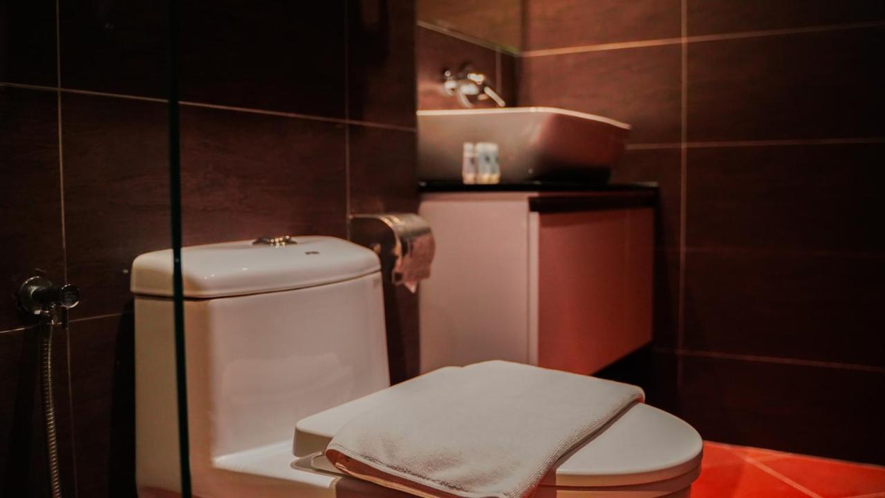 Kaizen Hotel & Suites Melaka Экстерьер фото