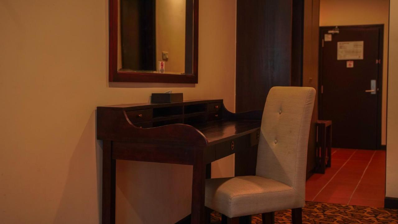 Kaizen Hotel & Suites Melaka Экстерьер фото