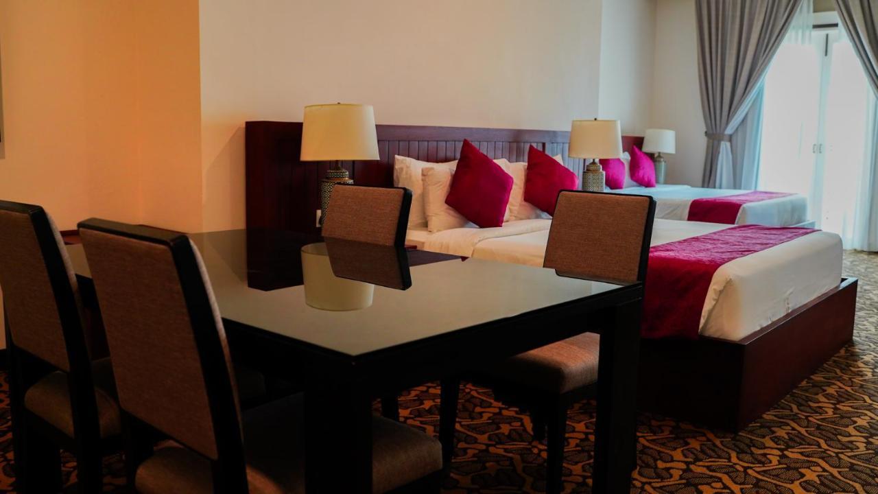 Kaizen Hotel & Suites Melaka Экстерьер фото