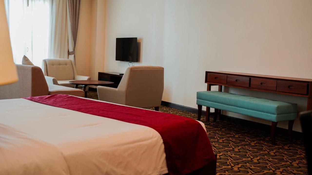 Kaizen Hotel & Suites Melaka Экстерьер фото